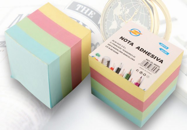 Notitieblaadjes in 4 verschillende kleuren