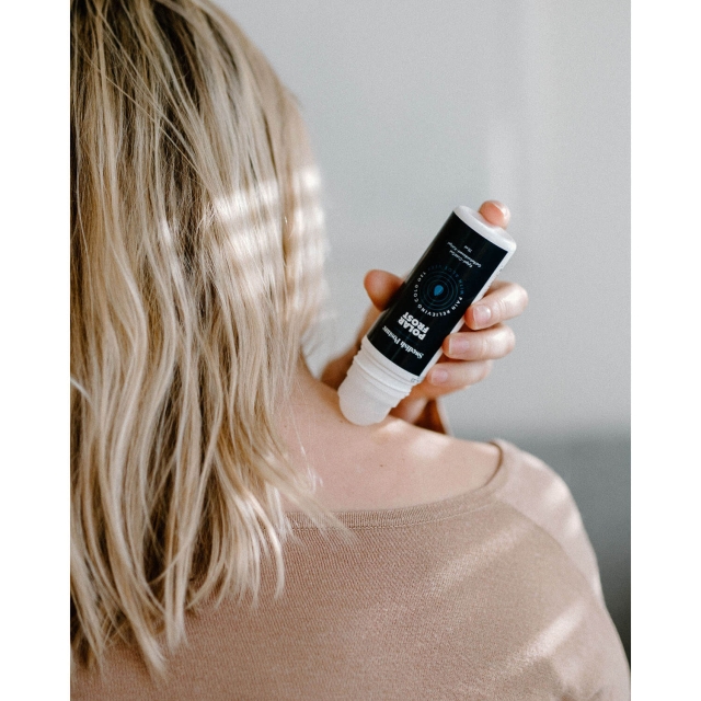 SWEDISH POSTURE Gel Cold Gel Roll-On