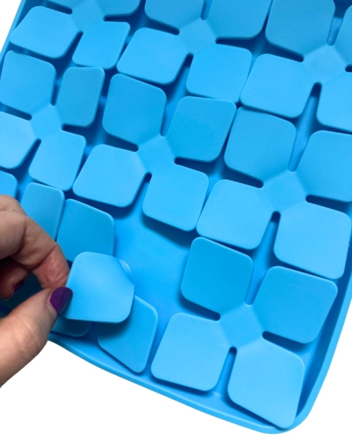 Confetti Dogs Leaf Lick Mat 20 x 20 cm - (PLE7364S)