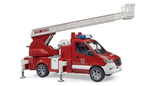 Bruder MB Sprinter brandweerwagen met ladder, waterpomp, licht- en geluidseffecten (02673)