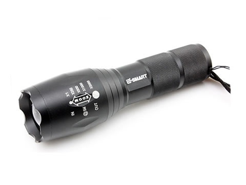 Zoombare zaklamp CREE XM-L2, 1400LM in de groep SPORT, VRIJE TIJD & HOBBY / Zaklampen & Hoofdlampen / Zaklampen bij TP E-commerce Nordic AB (38-14241)