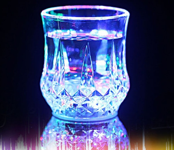 Blinkande Partyglas in de groep HUISHOUDEN & TUIN / Keukengerei / Wijn- & Drankaccessoires bij TP E-commerce Nordic AB (38-26753)