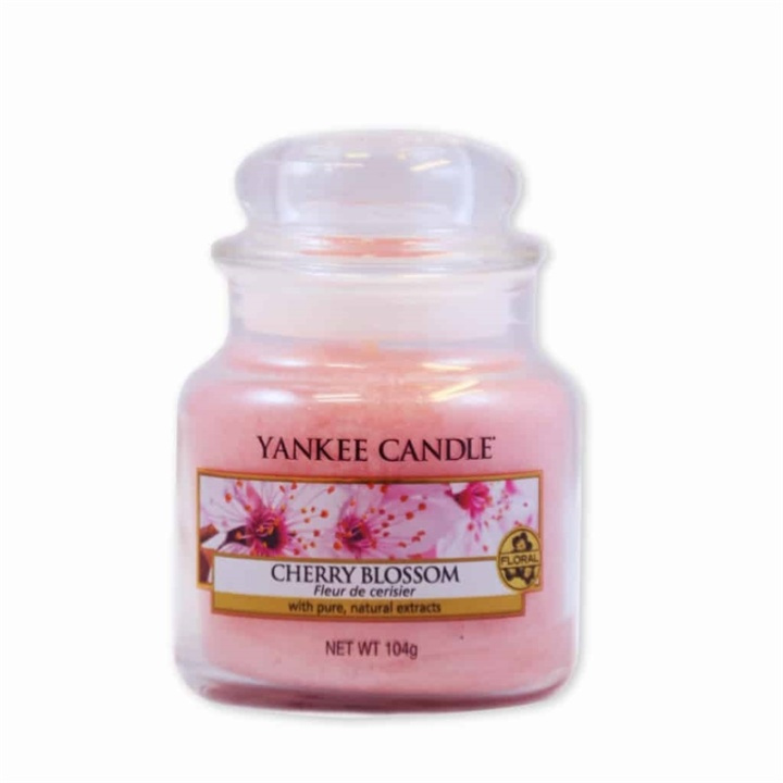 Yankee Candle Classic Small Jar Cherry Blossom Candle 104g in de groep BEAUTY & HEALTH / Geuren & Parfum / Overige geuren / Geurkaarsen bij TP E-commerce Nordic AB (38-59348)