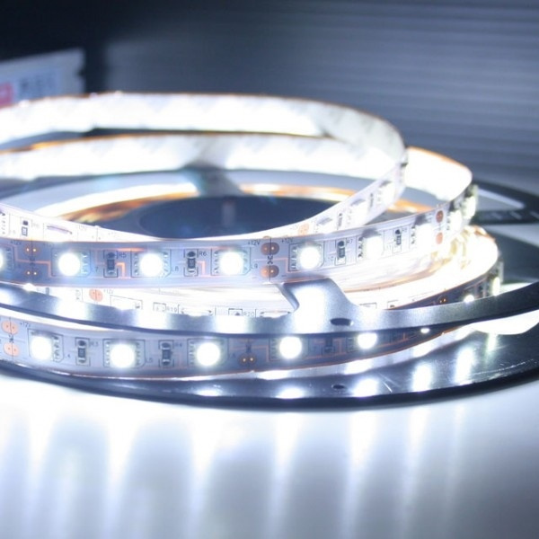 Witte LED-strip met dubbele plakband, SMD, 60cm in de groep AUTO / Autoverlichting / Diodelampen / DRL-waarschuwingslampje bij TP E-commerce Nordic AB (38-6015)