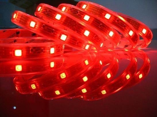 Röd LED-list med dubbelhäftande tejp, SMD, Olika längder in de groep AUTO / Autoverlichting / Diodelampen / DRL-waarschuwingslampje bij TP E-commerce Nordic AB (38-6027-VRX)