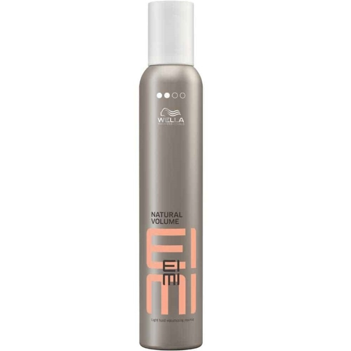 Wella EIMI Natural Volume Light Hold Volumising Mousse 500ml in de groep BEAUTY & HEALTH / Haar & Styling / Hair styling / Haarmousse bij TP E-commerce Nordic AB (38-67919)