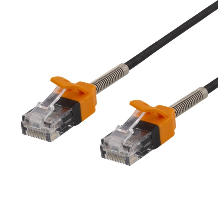 DELTACO GAMING Cat6A cable with spring strain relief,10m, black/orange in de groep COMPUTERS & RANDAPPARATUUR / GAMING / Gaming accessoires bij TP E-commerce Nordic AB (38-71743)