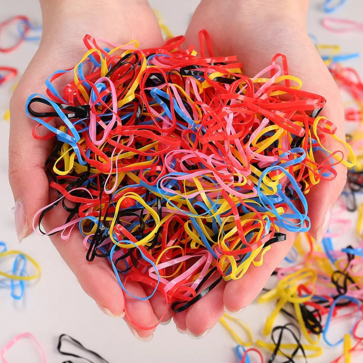 2000-pack Haarkoordjes voor kinderen, veelkleurig in de groep BEAUTY & HEALTH / Haar & Styling / Haaraccessoires bij TP E-commerce Nordic AB (38-83623)