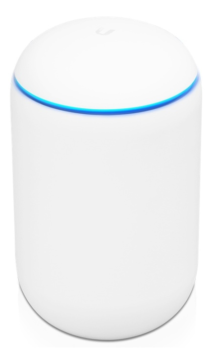 Ubiquiti UniFi Dream Machine in de groep COMPUTERS & RANDAPPARATUUR / Netwerk / Routers bij TP E-commerce Nordic AB (38-93633)