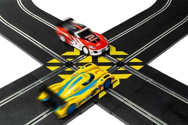 Scalextric rak crossover 90° in de groep SPEELGOED, KINDER- & BABYPRODUCTEN / Op afstand bestuurbaar / Autobanen / Rails bij TP E-commerce Nordic AB (A01347)