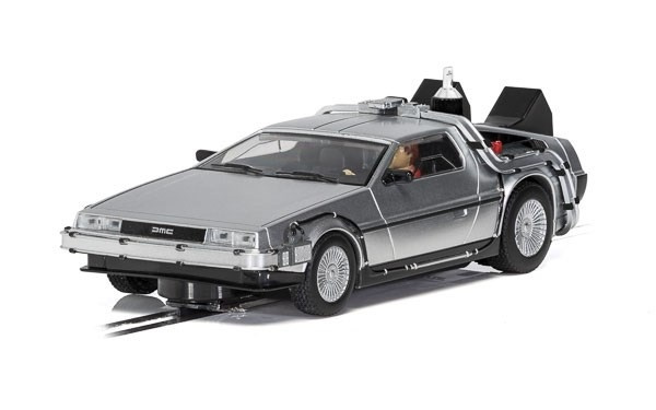 Scalextric DeLorean från Back to the Future 2 in de groep SPEELGOED, KINDER- & BABYPRODUCTEN / Op afstand bestuurbaar / Autobanen / Auto\'s bij TP E-commerce Nordic AB (A01394)