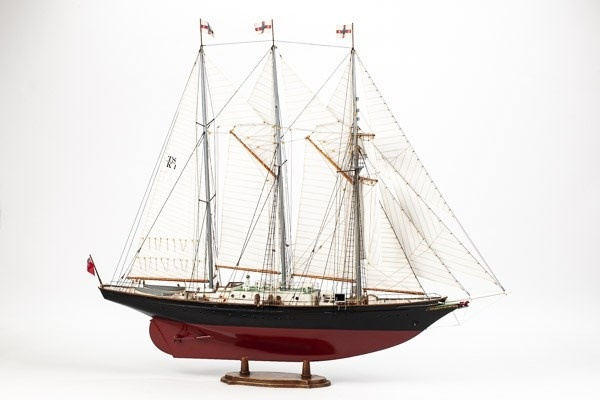 1:75 Sir Winston Churchill -Wooden hull in de groep SPORT, VRIJE TIJD & HOBBY / Hobby / Houten modellen / Schepen bij TP E-commerce Nordic AB (A05430)
