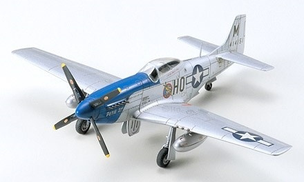 Tamiya 1/72 N/A MUSTANG P-51D in de groep SPORT, VRIJE TIJD & HOBBY / Hobby / Kunststof modellen / Vliegtuigen/helikopters bij TP E-commerce Nordic AB (A06201)