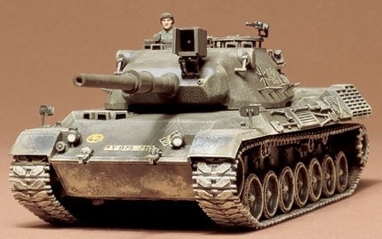 Tamiya 1/35 LEOPARD in de groep SPORT, VRIJE TIJD & HOBBY / Hobby / Kunststof modellen / Militaire voertuigen (land) bij TP E-commerce Nordic AB (A06263)