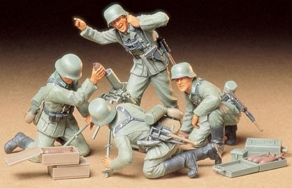 Tamiya 1/35 TYSK INFANTERI MORTER TEAM in de groep SPORT, VRIJE TIJD & HOBBY / Hobby / Kunststof modellen / Figuren bij TP E-commerce Nordic AB (A06306)