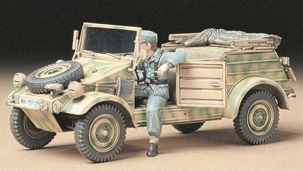 Tamiya 1/35 KUBELWAGEN TYPE 82 in de groep SPORT, VRIJE TIJD & HOBBY / Hobby / Kunststof modellen / Militaire voertuigen (land) bij TP E-commerce Nordic AB (A06318)