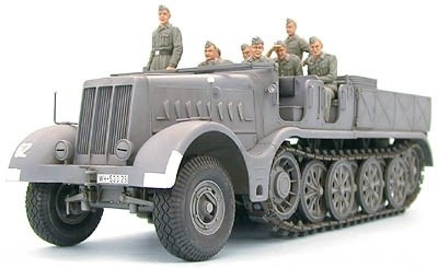 Tamiya 1/35 GERMAN 18T HALFTRACK FAMO in de groep SPORT, VRIJE TIJD & HOBBY / Hobby / Kunststof modellen / Militaire voertuigen (land) bij TP E-commerce Nordic AB (A06331)