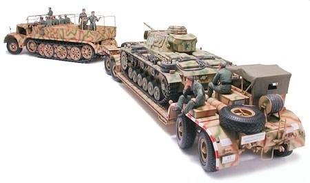 Tamiya 1/35 FAMO M/TANKTRANSPORTER in de groep SPORT, VRIJE TIJD & HOBBY / Hobby / Kunststof modellen / Militaire voertuigen (land) bij TP E-commerce Nordic AB (A06335)