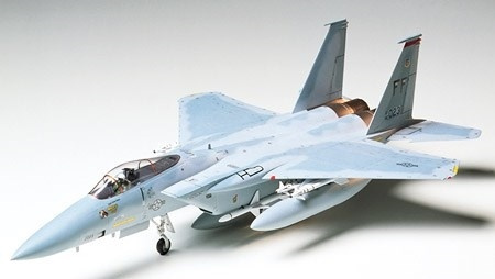 Tamiya 1/48 F-15C Eagle in de groep SPORT, VRIJE TIJD & HOBBY / Hobby / Kunststof modellen / Vliegtuigen/helikopters bij TP E-commerce Nordic AB (A06381)