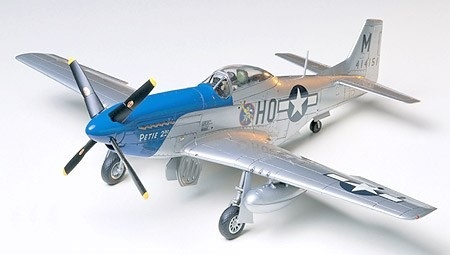 Tamiya 1/48 N.A.P-51D Mustang 8th AF in de groep SPORT, VRIJE TIJD & HOBBY / Hobby / Kunststof modellen / Vliegtuigen/helikopters bij TP E-commerce Nordic AB (A06405)