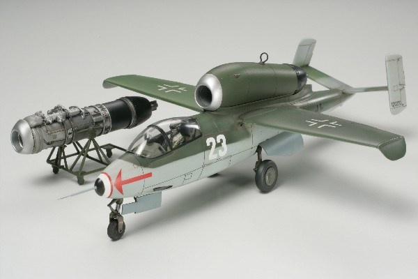 Tamiya 1/48 Heinkel He162 A-2 Salamander in de groep SPORT, VRIJE TIJD & HOBBY / Hobby / Kunststof modellen / Vliegtuigen/helikopters bij TP E-commerce Nordic AB (A06407)