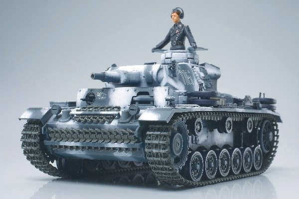 Tamiya 1/35 Pz.Kpfw.III Ausf. N in de groep SPORT, VRIJE TIJD & HOBBY / Hobby / Kunststof modellen / Militaire voertuigen (land) bij TP E-commerce Nordic AB (A06438)