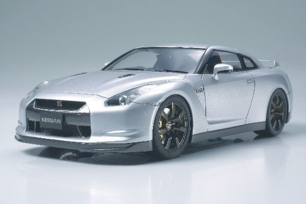 Tamiya 1/24 Nissan GT-R in de groep SPORT, VRIJE TIJD & HOBBY / Hobby / Kunststof modellen / Auto\'s bij TP E-commerce Nordic AB (A06452)