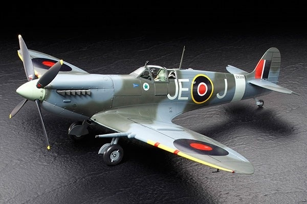 Tamiya 1/32 Spitfire Mk. IXc in de groep SPORT, VRIJE TIJD & HOBBY / Hobby / Kunststof modellen / Vliegtuigen/helikopters bij TP E-commerce Nordic AB (A06482)