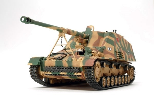 Tamiya 1/35 Nashorn Heavy Tank Destroyer - German in de groep SPORT, VRIJE TIJD & HOBBY / Hobby / Kunststof modellen / Militaire voertuigen (land) bij TP E-commerce Nordic AB (A06531)