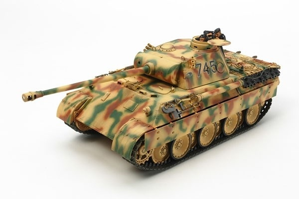 Tamiya 1/35 Panther Ausf.D in de groep SPORT, VRIJE TIJD & HOBBY / Hobby / Kunststof modellen / Militaire voertuigen (land) bij TP E-commerce Nordic AB (A06573)