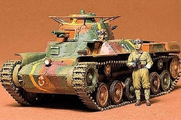 Tamiya 1/35 Japanese Tank Type 97 in de groep SPORT, VRIJE TIJD & HOBBY / Hobby / Kunststof modellen / Militaire voertuigen (land) bij TP E-commerce Nordic AB (A06603)