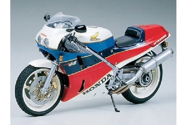 Tamiya 1/12 Honda VFR750R in de groep SPORT, VRIJE TIJD & HOBBY / Hobby / Kunststof modellen / Motorfietsen bij TP E-commerce Nordic AB (A06604)