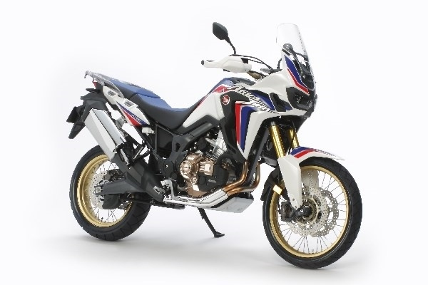 Tamiya 1/6 Honda CRF1000L Africa Twin in de groep SPORT, VRIJE TIJD & HOBBY / Hobby / Kunststof modellen / Motorfietsen bij TP E-commerce Nordic AB (A06633)