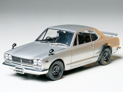Tamiya 1/24 Nissan Skyline 2000 GT-R H. T. in de groep SPORT, VRIJE TIJD & HOBBY / Hobby / Kunststof modellen / Auto\'s bij TP E-commerce Nordic AB (A06656)