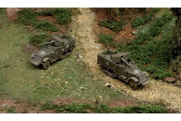 Italeri 1:72 M3 75mm HALF TRACK (2 F.A.) in de groep SPORT, VRIJE TIJD & HOBBY / Hobby / Kunststof modellen / Militaire voertuigen (land) bij TP E-commerce Nordic AB (A07107)