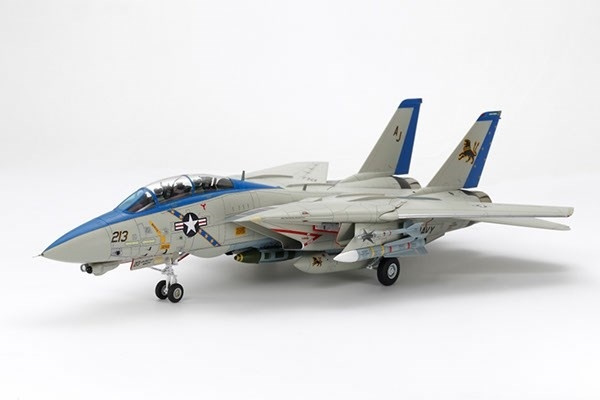 Tamiya 1/48 Grumman F-14D Tomcat in de groep SPORT, VRIJE TIJD & HOBBY / Hobby / Kunststof modellen / Vliegtuigen/helikopters bij TP E-commerce Nordic AB (A07358)