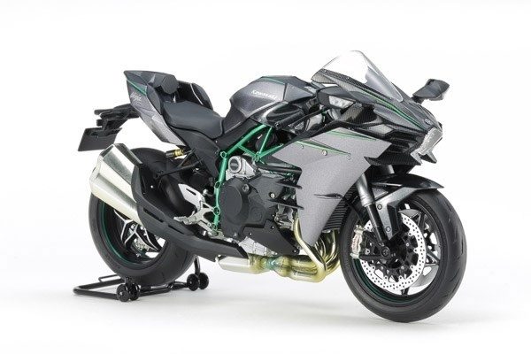 Tamiya 1:12 Kawasaki Ninja H2 Carbon in de groep SPORT, VRIJE TIJD & HOBBY / Hobby / Kunststof modellen / Motorfietsen bij TP E-commerce Nordic AB (A07393)