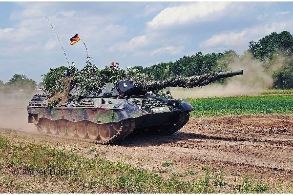 Revell 1:35 Leopard 1A5 in de groep SPORT, VRIJE TIJD & HOBBY / Hobby / Kunststof modellen / Militaire voertuigen (land) bij TP E-commerce Nordic AB (A07558)