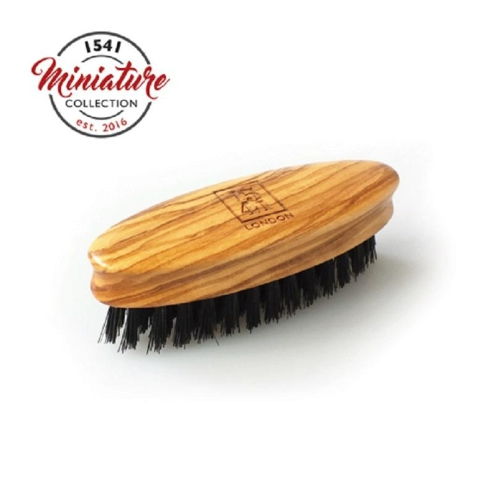1541 London Mini Beard & Moustache Brush Olivewood in de groep BEAUTY & HEALTH / Haar & Styling / Scheren & Trimmen / Baardkammen & Scheerborstels bij TP E-commerce Nordic AB (A10179)