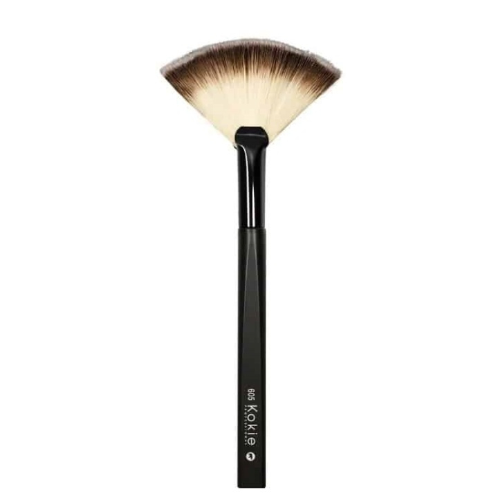 Kokie Fan Brush BR605 in de groep BEAUTY & HEALTH / Makeup / Tools & Make-up set / Borstels & kwastjes bij TP E-commerce Nordic AB (A11266)