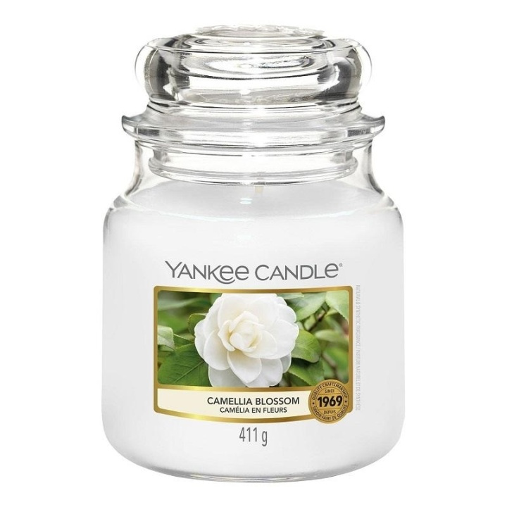 Yankee Candle Classic Medium Jar Camellia Blossom 411g in de groep BEAUTY & HEALTH / Geuren & Parfum / Overige geuren / Geurkaarsen bij TP E-commerce Nordic AB (A13279)
