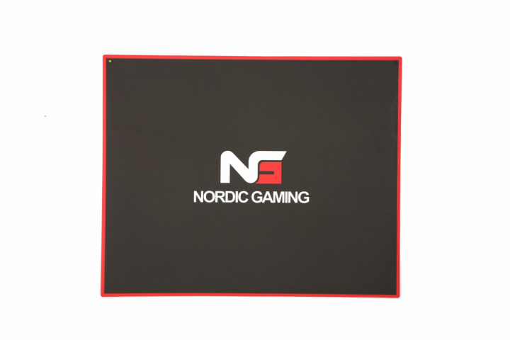 Nordic Gaming Guardian Golvmatta - Svart/röd in de groep COMPUTERS & RANDAPPARATUUR / GAMING / Gaming accessoires bij TP E-commerce Nordic AB (A23058)