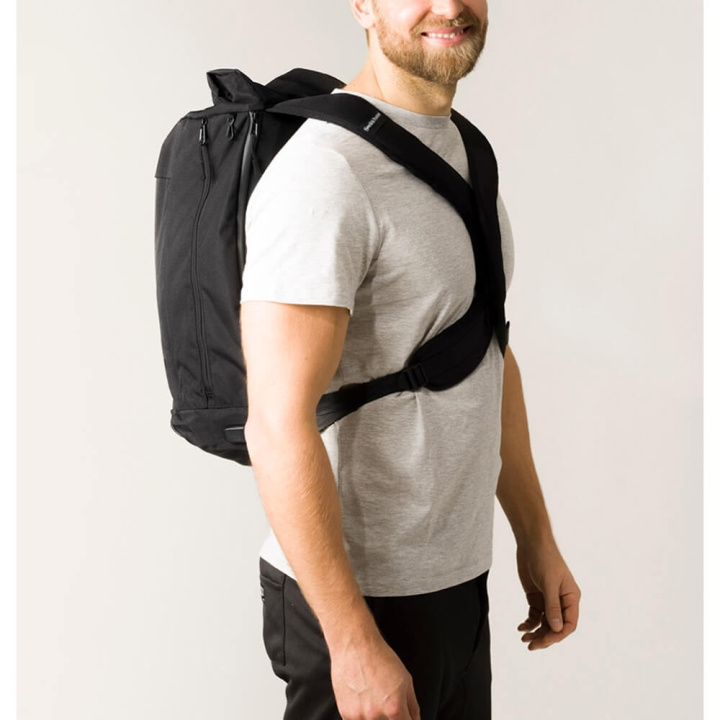 SWEDISH POSTURE Back Pack Ergonimic Posture M 21-31L in de groep SPORT, VRIJE TIJD & HOBBY / Reisaccessoires / Rugzakken & Tassen bij TP E-commerce Nordic AB (C00520)