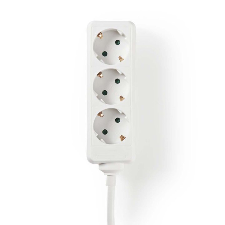 Nedis Stekkerdoos | Randaarde stekker / Type F (CEE 7/7) | 3-wegs | 3.00 m | 3680 W | 16 A | Soort aarding: Zijcontacten | 230 V AC 50/60 Hz | Hoek van stopcontact: 45 ° | H05VV-F 3G 1,5 mm² | Wit in de groep HUISHOUDEN & TUIN / Elektriciteit & Verlichting / Stekkerblokken bij TP E-commerce Nordic AB (C06110)