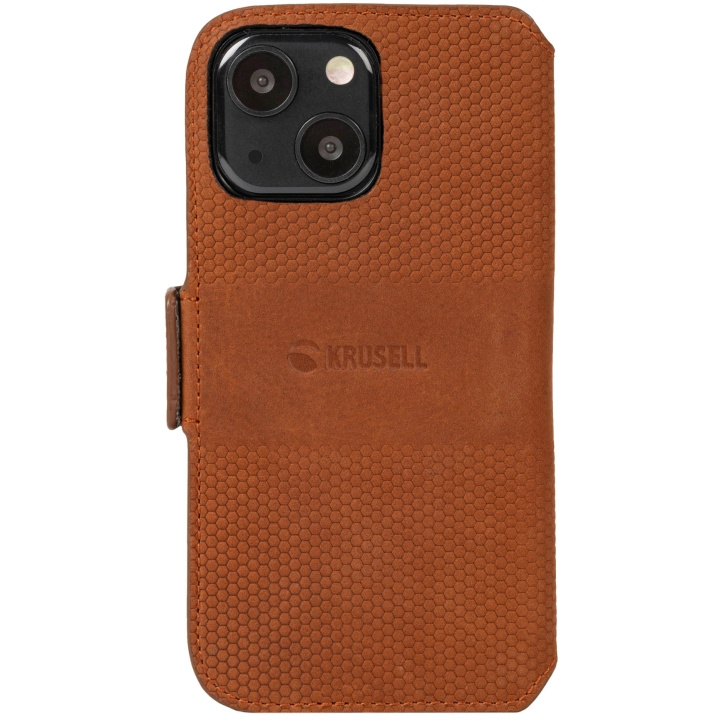 Krusell Leather Phone Wallet iPhone 13 Cognac in de groep SMARTPHONE & TABLETS / Mobielbescherming / Apple / iPhone 13 / Wallet Case bij TP E-commerce Nordic AB (C08754)