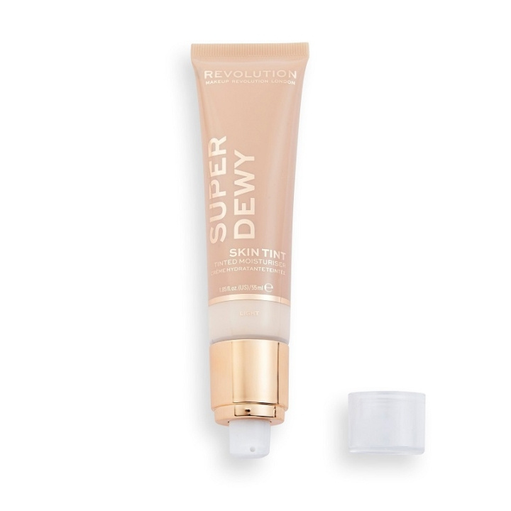 Makeup Revolution Superdewy Tinted Moisturiser Light 55ml in de groep BEAUTY & HEALTH / Huidsverzorging / Gezicht / Getinte Moisturizer bij TP E-commerce Nordic AB (C10152)