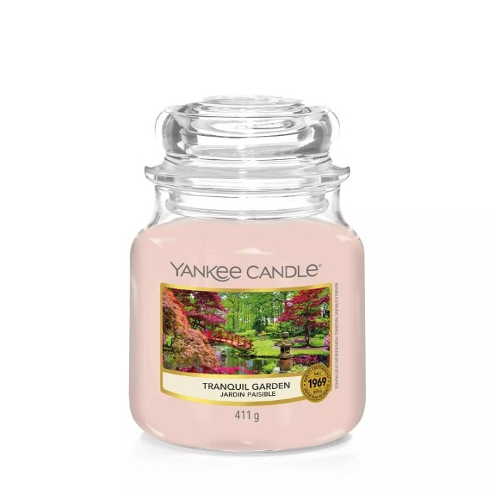 Yankee Candle Classic Medium Jar Tranquil Garden 411g in de groep BEAUTY & HEALTH / Geuren & Parfum / Overige geuren / Geurkaarsen bij TP E-commerce Nordic AB (C11195)