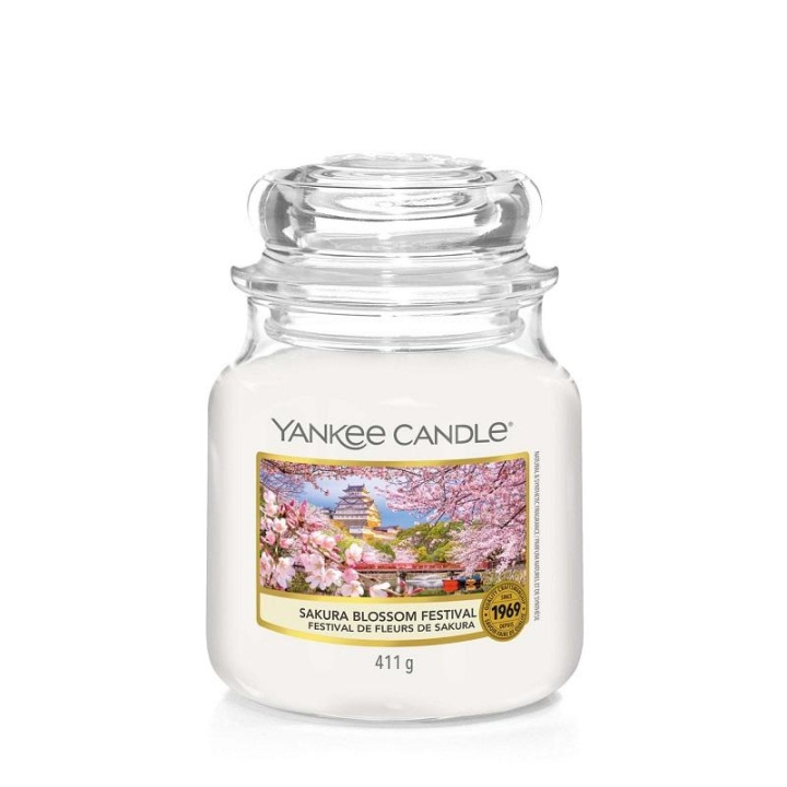 Yankee Candle Classic Medium Jar Sakura Blossom Festival 411g in de groep BEAUTY & HEALTH / Geuren & Parfum / Overige geuren / Geurkaarsen bij TP E-commerce Nordic AB (C11200)