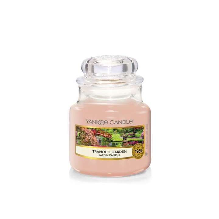 Yankee Candle Classic Small Jar Tranquil Garden 104g in de groep BEAUTY & HEALTH / Geuren & Parfum / Overige geuren / Geurkaarsen bij TP E-commerce Nordic AB (C11208)