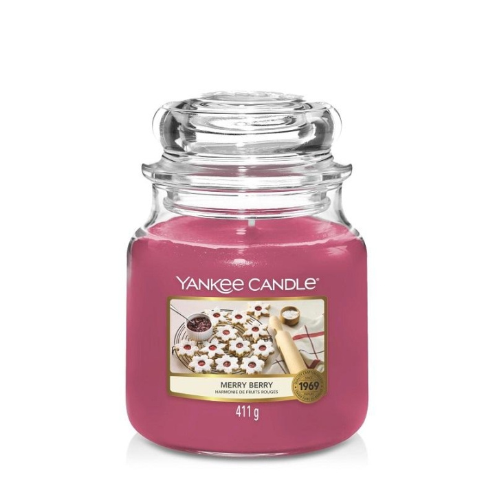 Yankee Candle Classic Medium Jar Merry Berry 411g in de groep BEAUTY & HEALTH / Geuren & Parfum / Overige geuren / Geurkaarsen bij TP E-commerce Nordic AB (C11245)